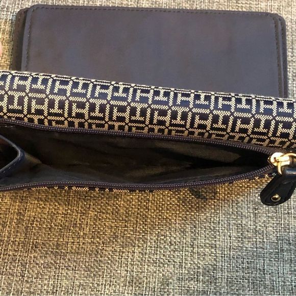 TOMMY HILFIGER Navy Blue Grey Trifold Wallet Credit Card Slots Extra Section - Picture 12 of 14